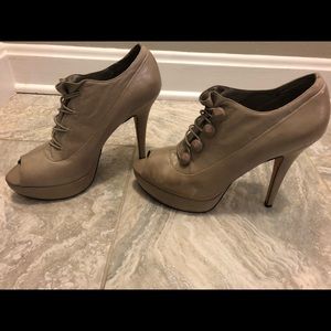 Vince Camuto 5 inch peep toe heels